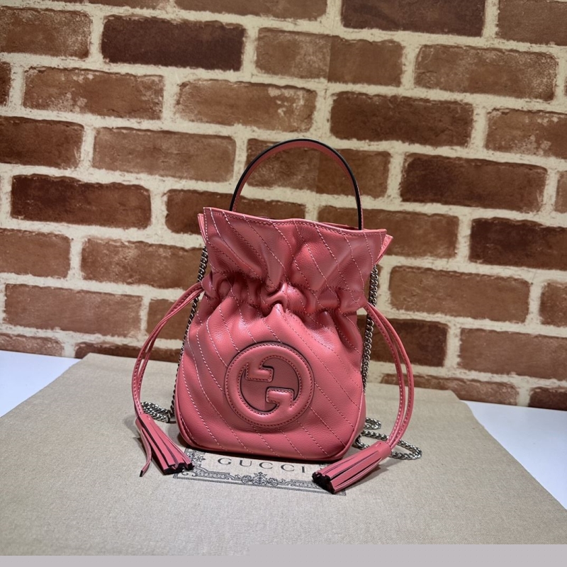 G*u*i bucket bags